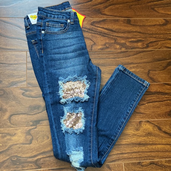🆕 Girls size 12 dark blue denim skinny jeans with sequin patches on the thighs - Picture 4 of 6
